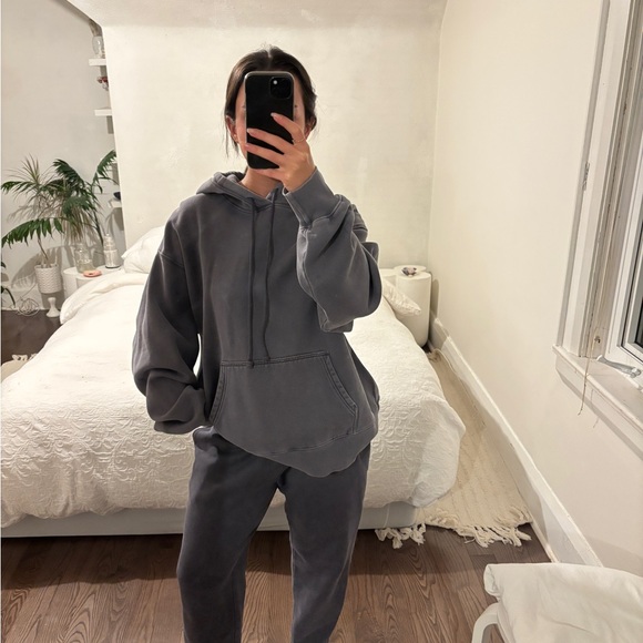 Aritzia Other - TNA sweat set grey size m